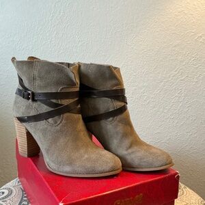 Carlos Santa suede ankle boots